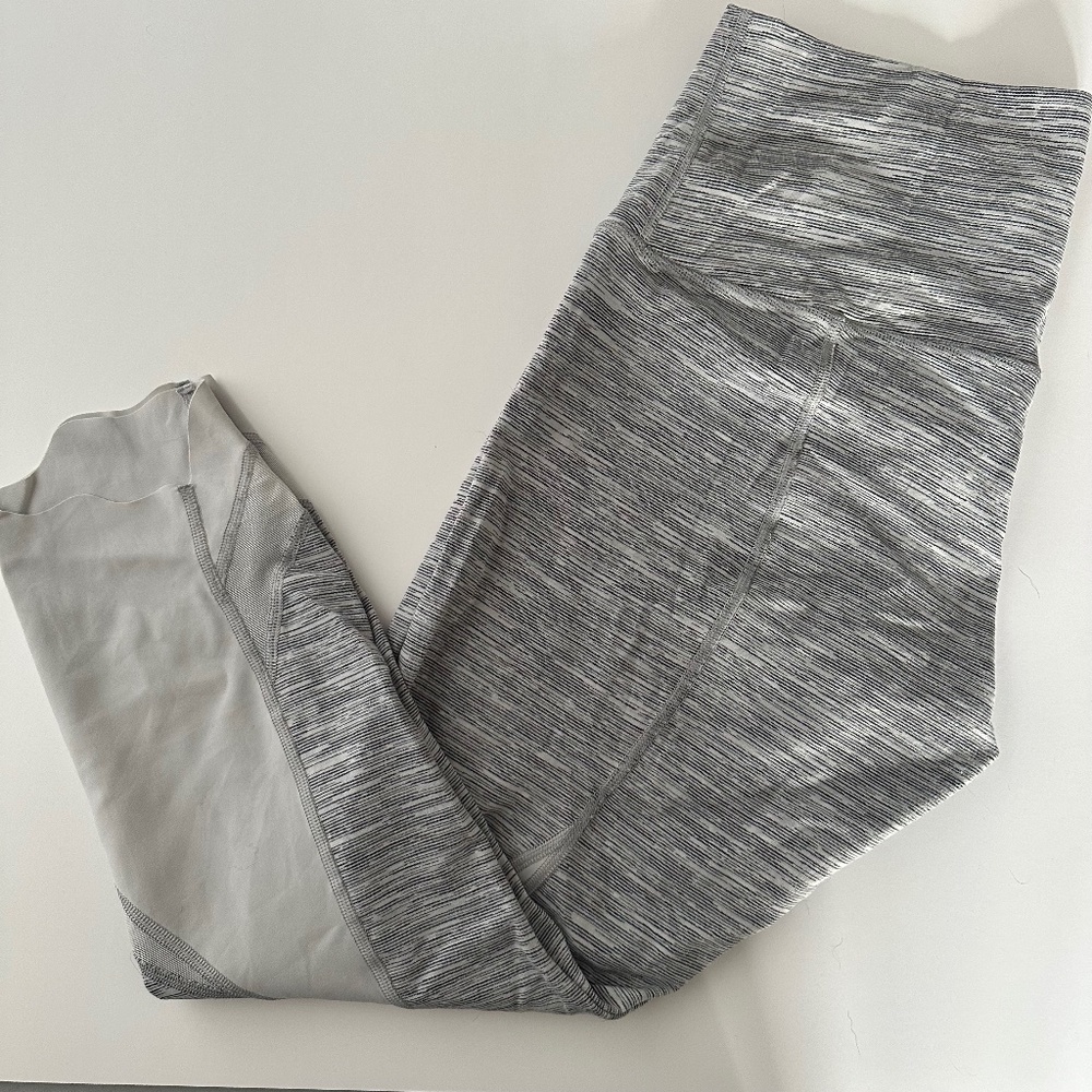 LULULEMON WUNDER UNDER CROP II (SPECIAL EDITION) *SCALLOP 23" - SZ 12 - Picture 1 of 4